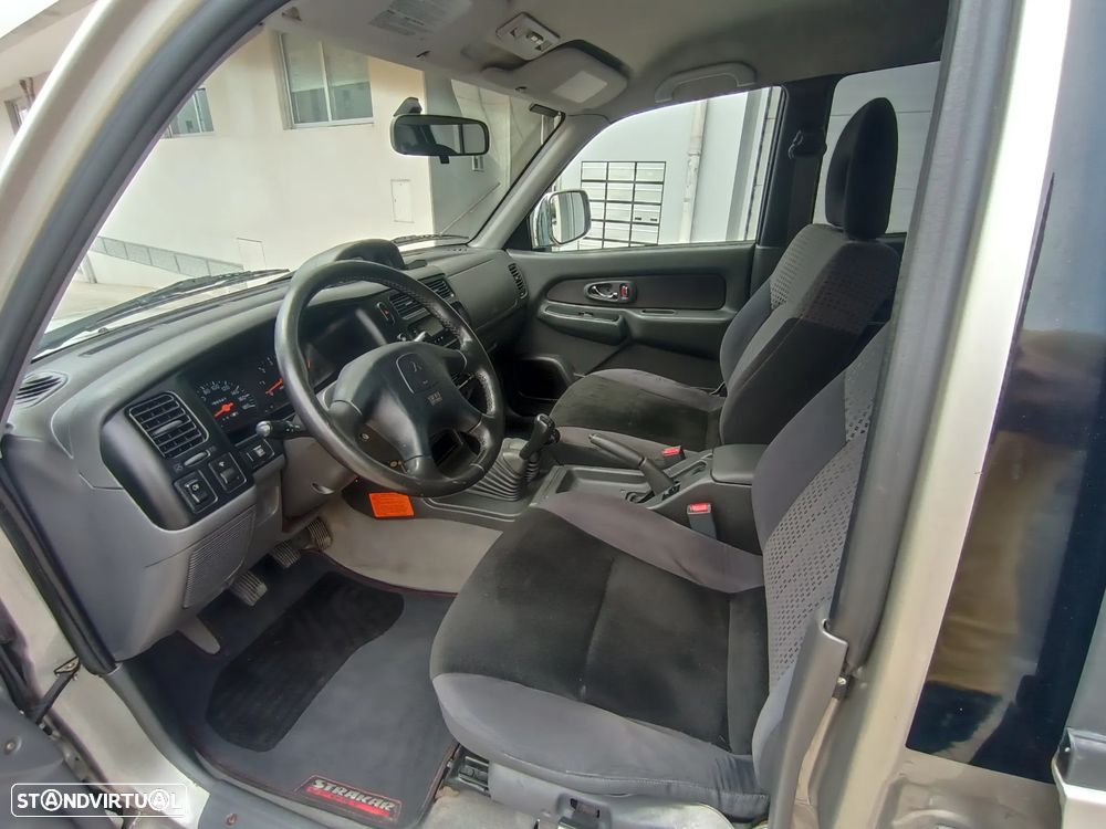 Mitsubishi L200 2.5 TD Strakar Sport HT - 16