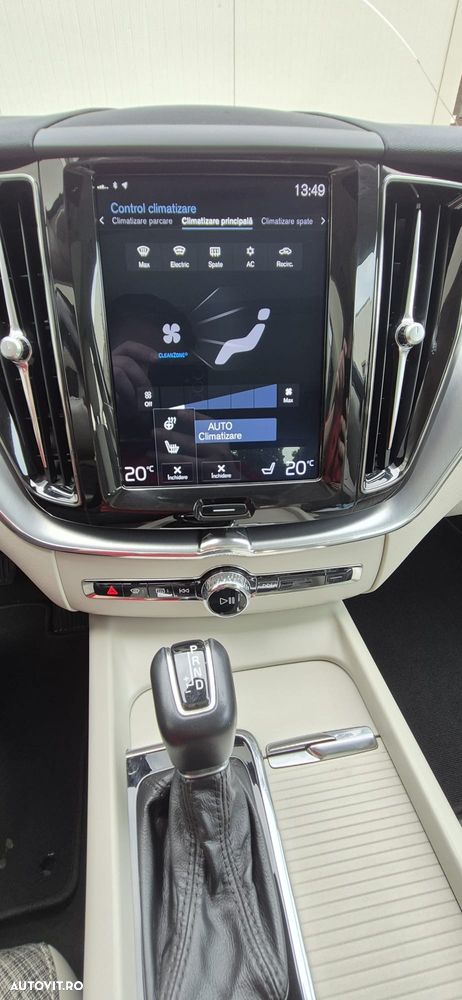 Volvo XC 60 D4 AWD Momentum - 11