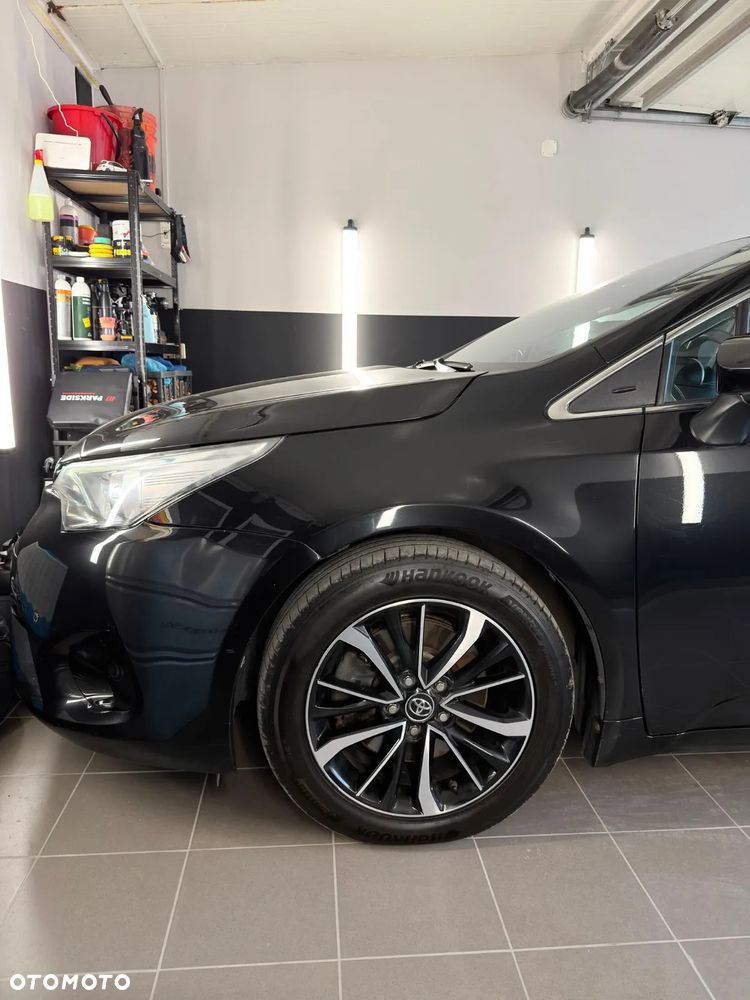 Toyota Avensis 2.0 D-4D Premium - 9