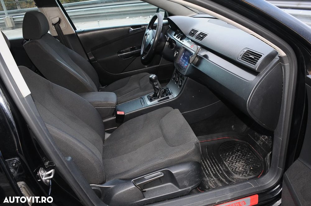 Volkswagen Passat - 11