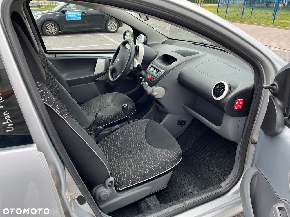 Peugeot 107 1.0 Urban Move Euro5 - 12