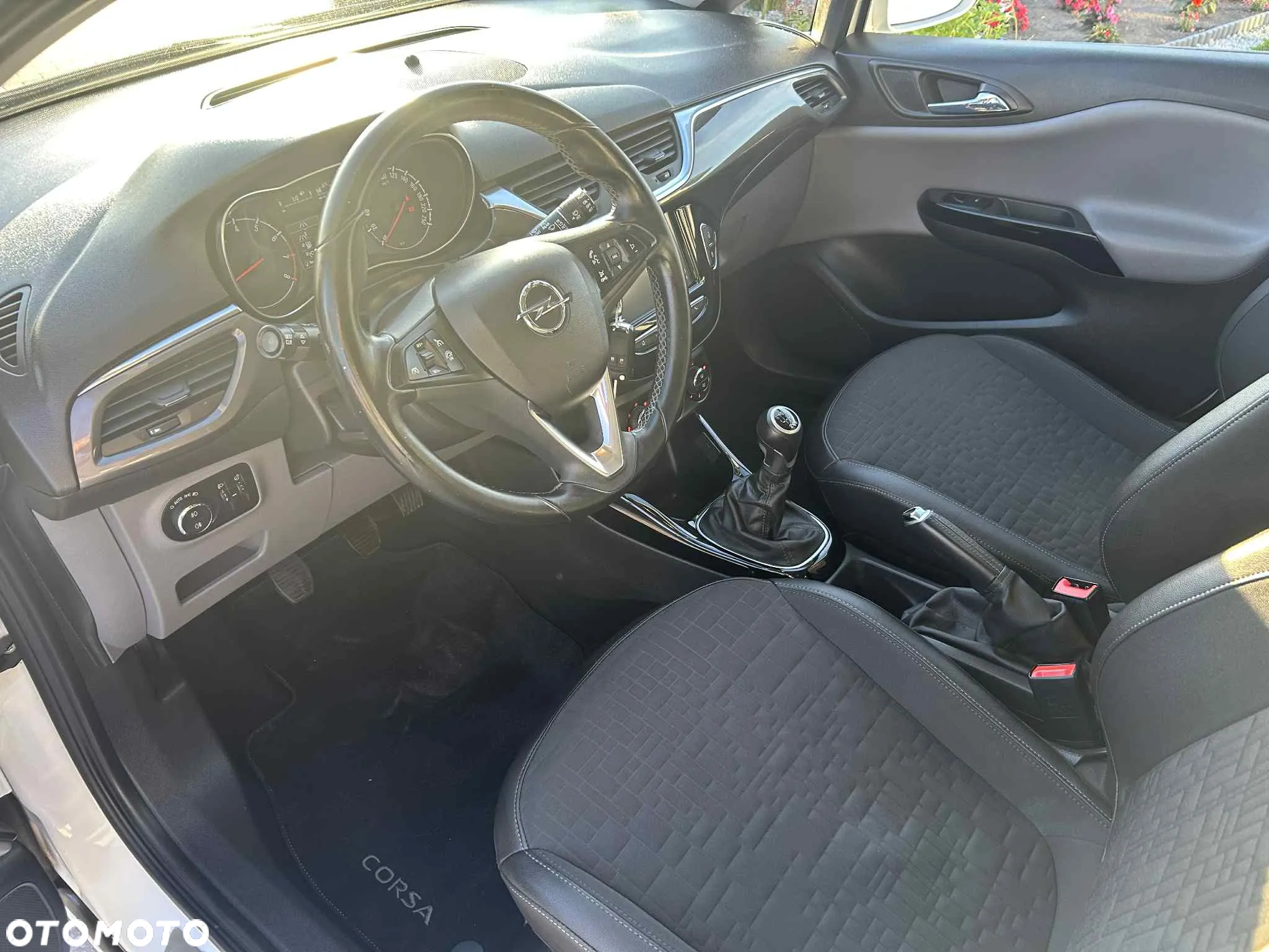Opel Corsa 1.4 T Enjoy S&S - 19