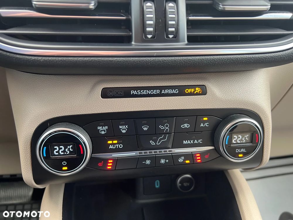 Ford Kuga 2.5 Duratec FHEV 4x4 TITANIUM - 13