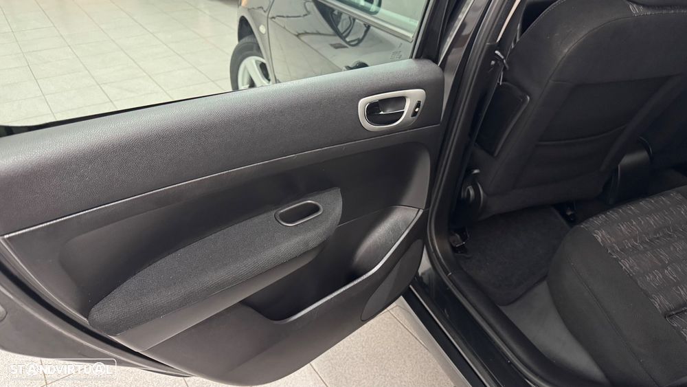 Peugeot 307 1.6 HDi XS Premium - 32
