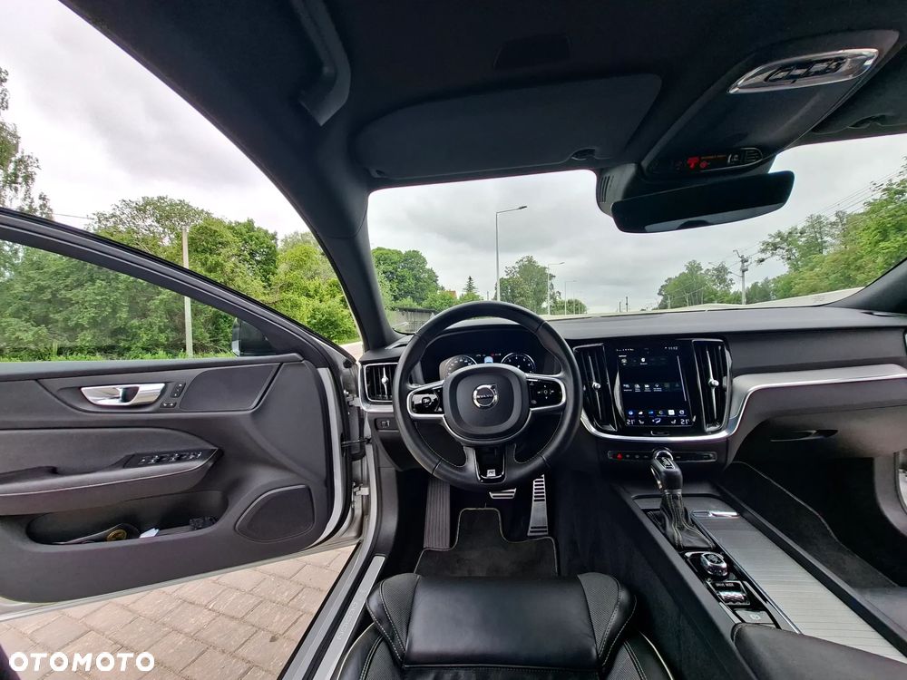 Volvo S60 T4 R-Design - 30
