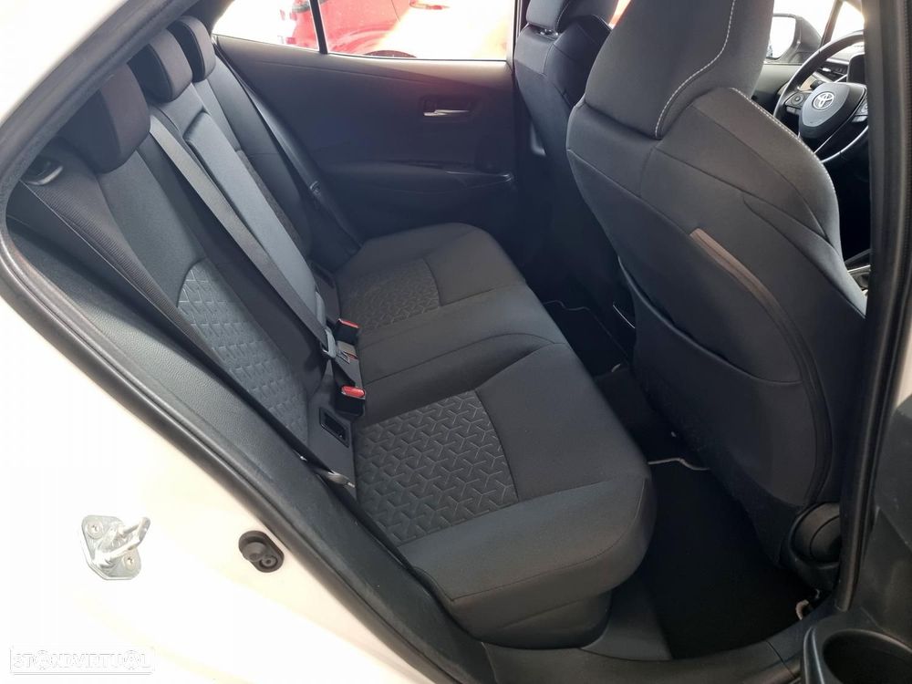Toyota Corolla 1.8 Hybrid Comfort - 44