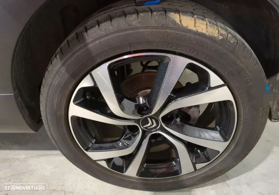 Citroën C3 1.2 PureTech Shine Pack - 17