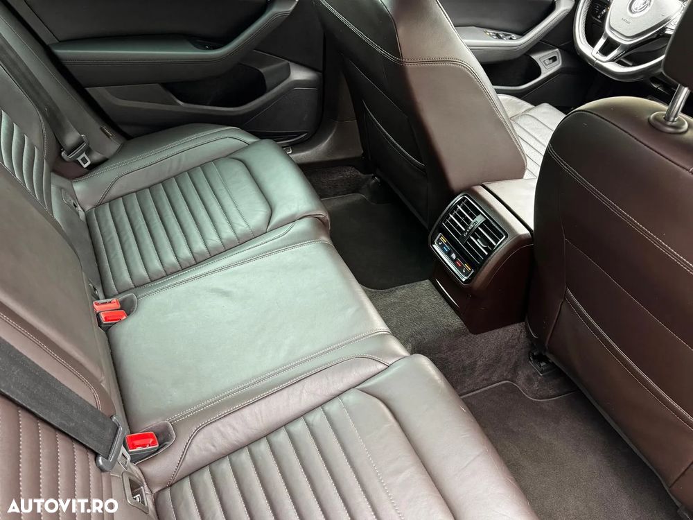 Volkswagen Passat 2.0 TDI SCR BlueMotion Technology 4Motion D Comfortline - 15