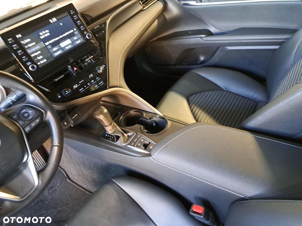 Toyota Camry 2.5 Hybrid Prestige CVT - 24