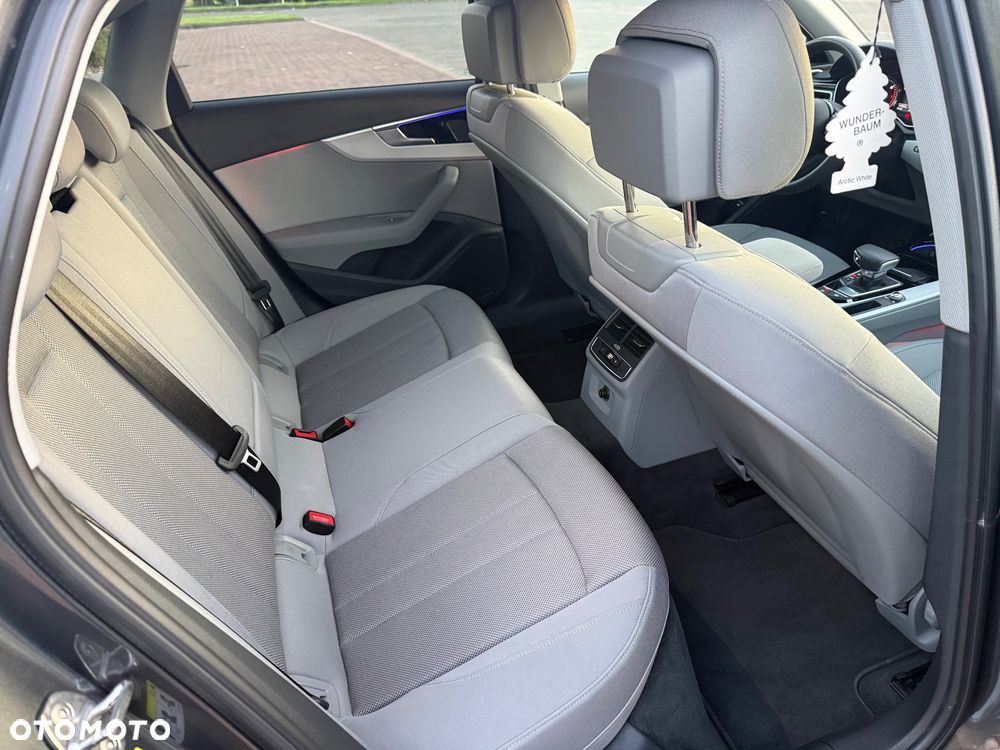 Audi A4 Limousine 40 TFSI mHEV S Line S tronic - 11