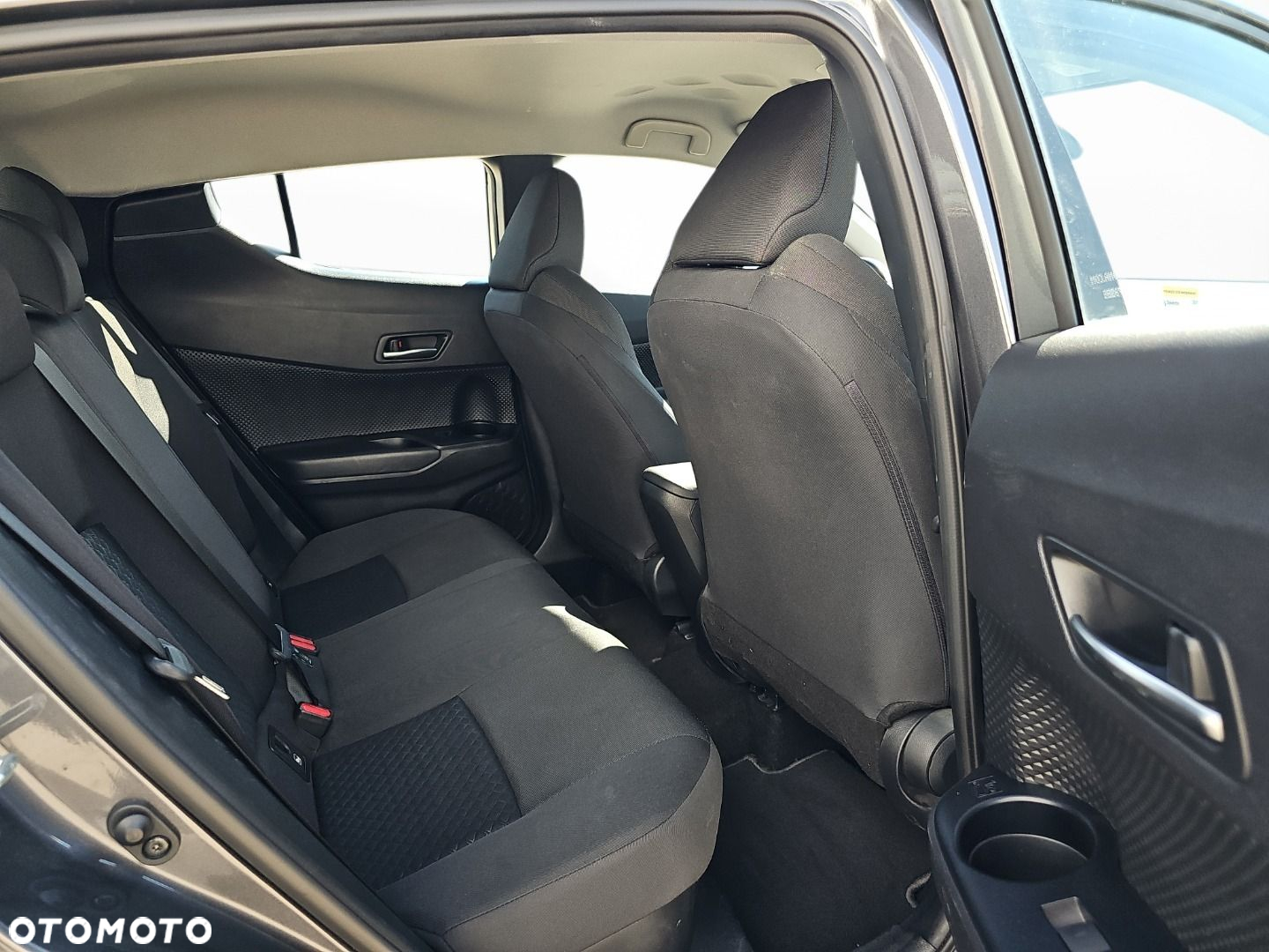 Toyota C-HR - 12