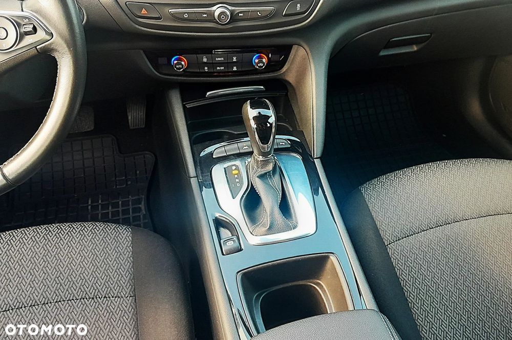 Opel Insignia 1.5 T Innovation S&S - 12