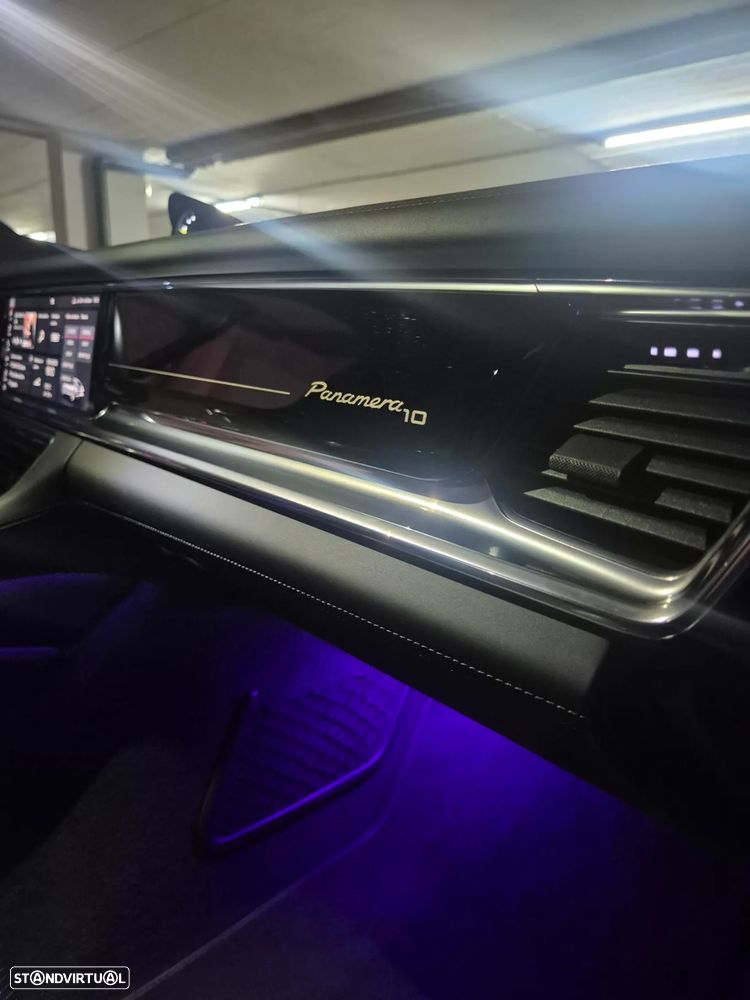 Porsche Panamera 4 E-Hybrid 10 Years Edition - 20