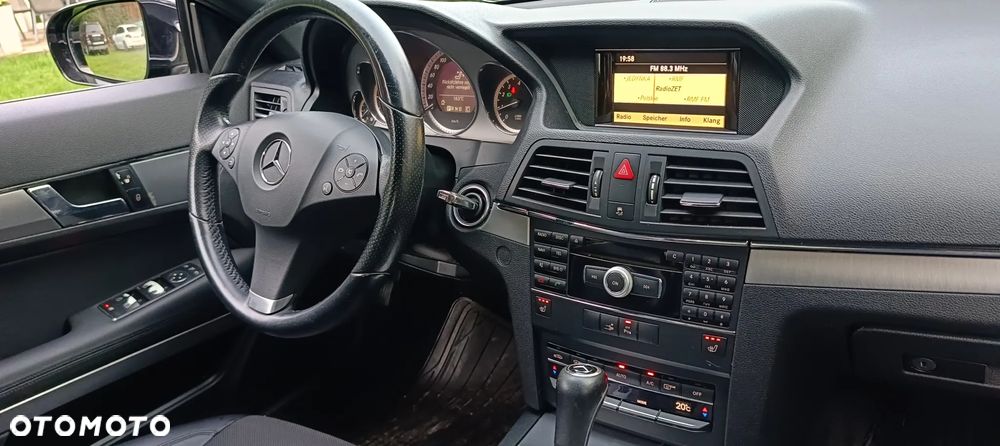 Mercedes-Benz Klasa E 250 CGI BlueEFFICIENCY Automatik Elegance - 32