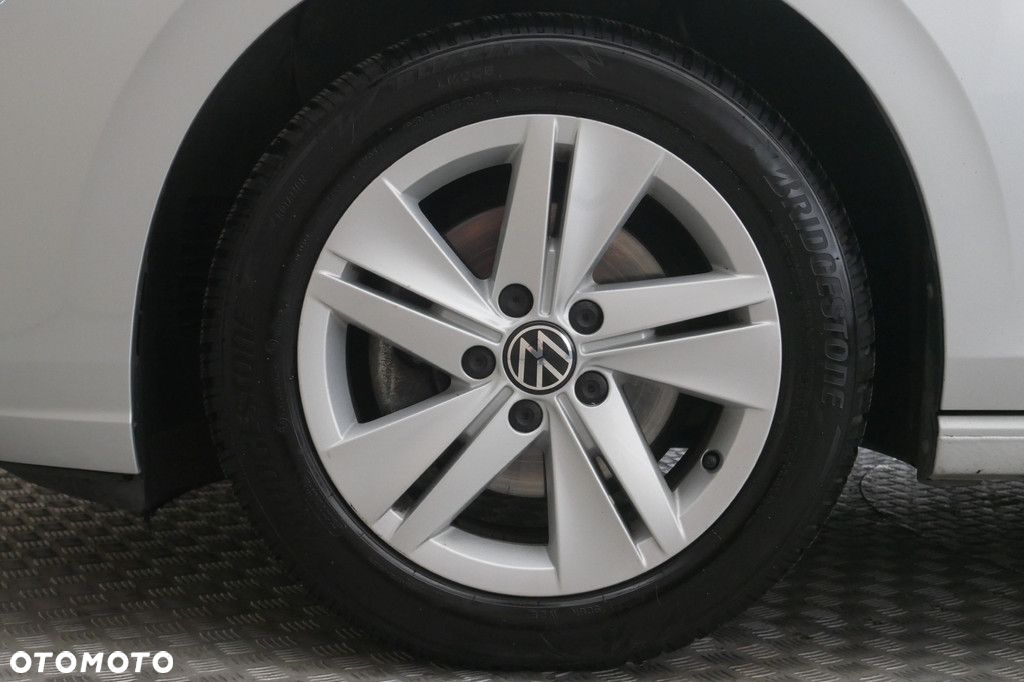 Volkswagen Golf - 14