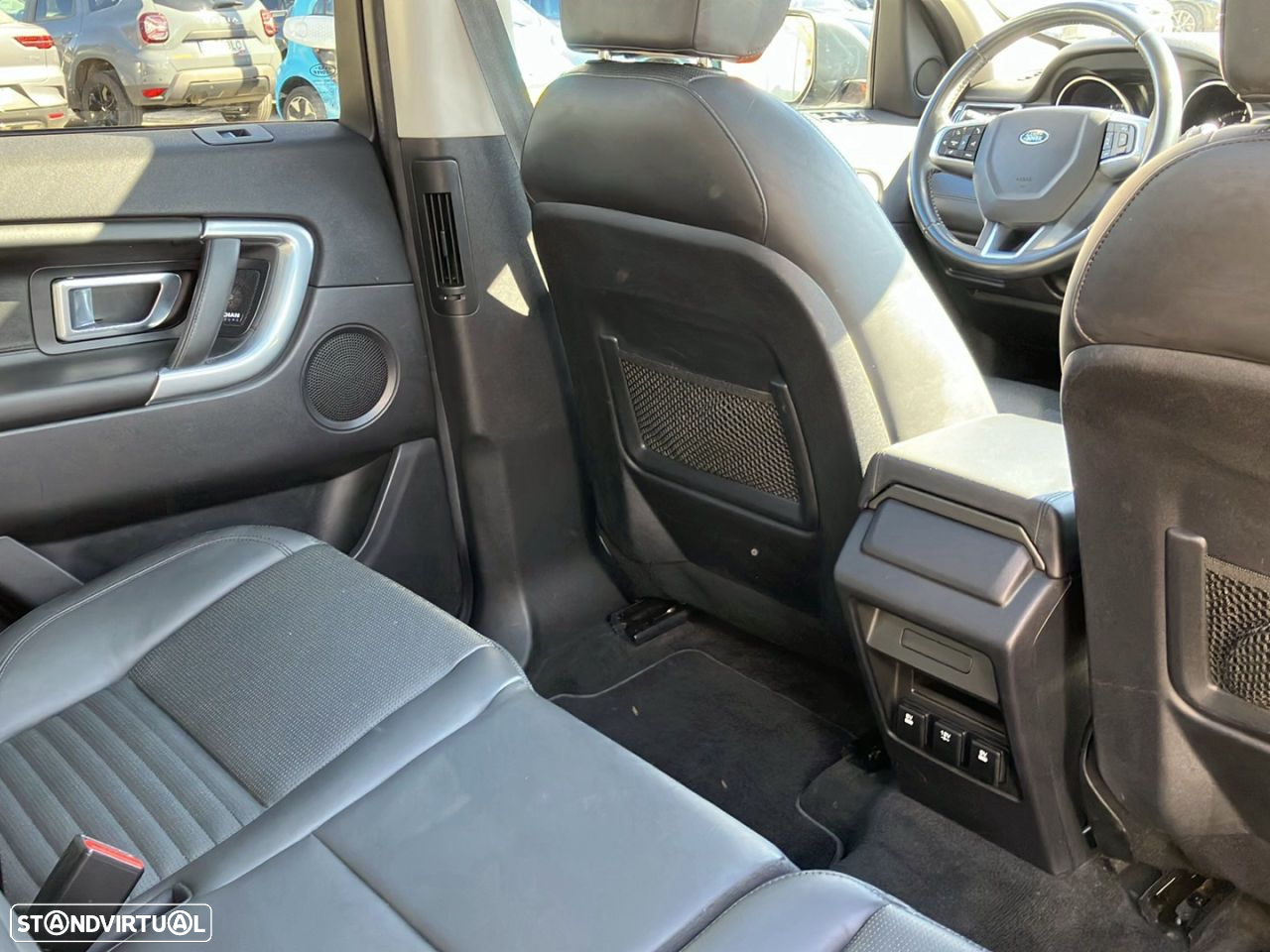 Land Rover Discovery Sport 2.0 eD4 HSE - 24