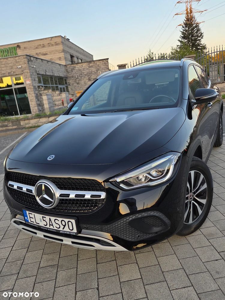 Mercedes-Benz GLA 200 Business Edition - 1