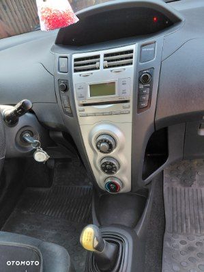 Toyota Yaris - 9