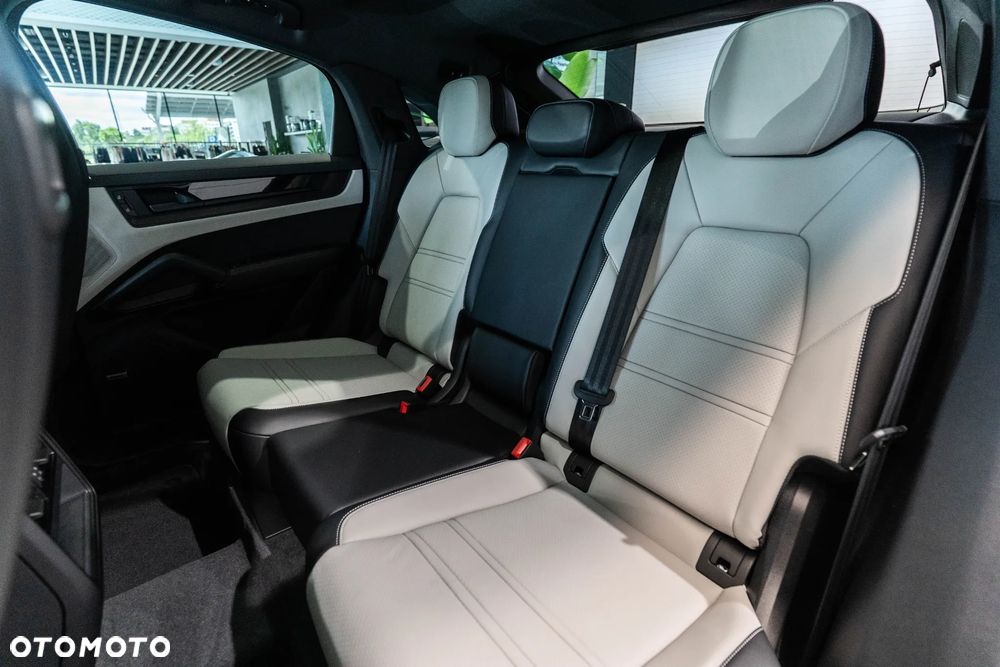 Porsche Cayenne Black Edition - 11