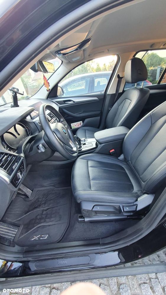 BMW X3 xDrive20d Advantage - 26