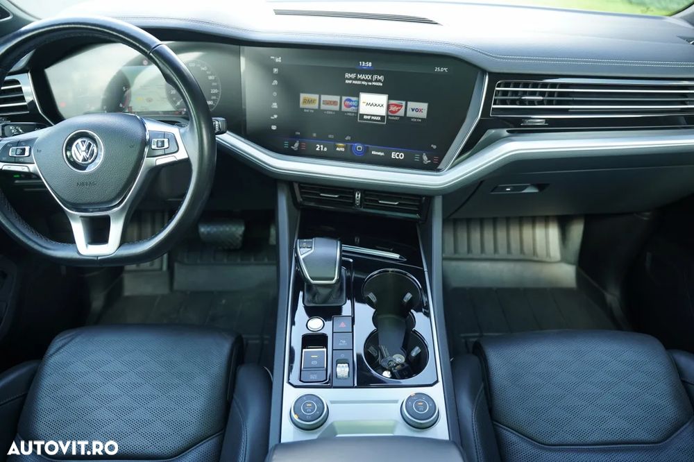 Volkswagen Touareg - 29