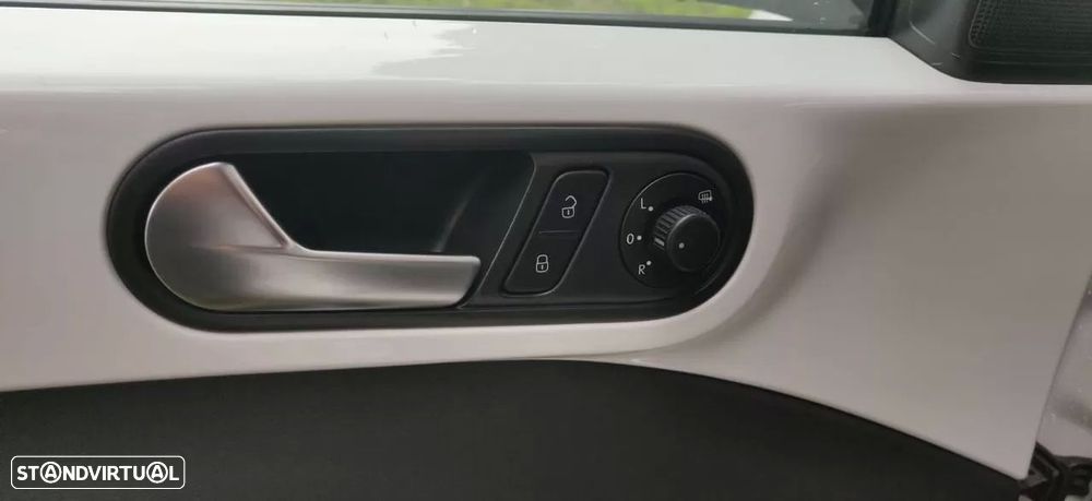 VW New Beetle 2.0 TSI Sport DSG - 24