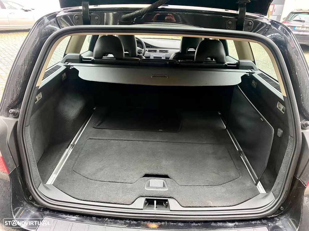 Volvo V70 2.0 D Momentum - 24