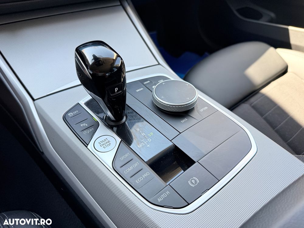 BMW Seria 3 320i AT - 14