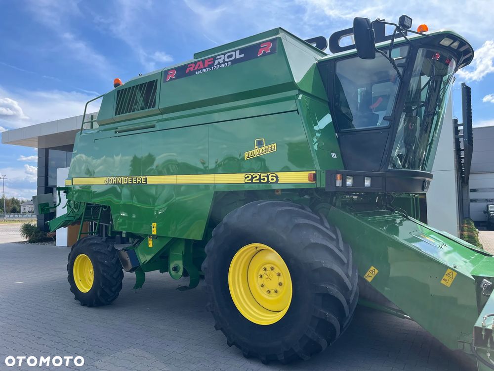 John Deere 2256 HillMaster - 2