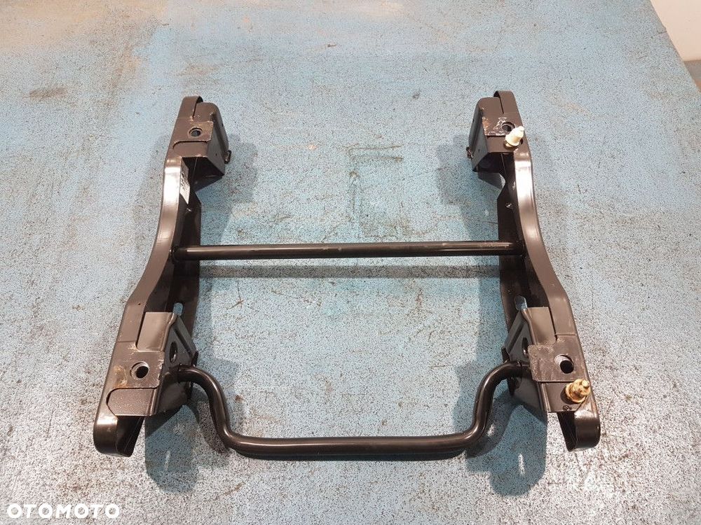 RENAULT MEGANE SCENIC III STELAŻ FOTELA PRAWEGO - 2