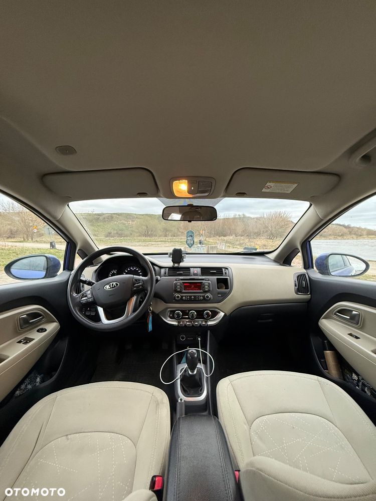 Kia Rio 1.4 M - 12