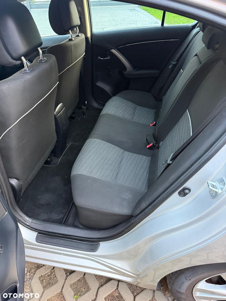 Toyota Avensis 1.6 Active - 14