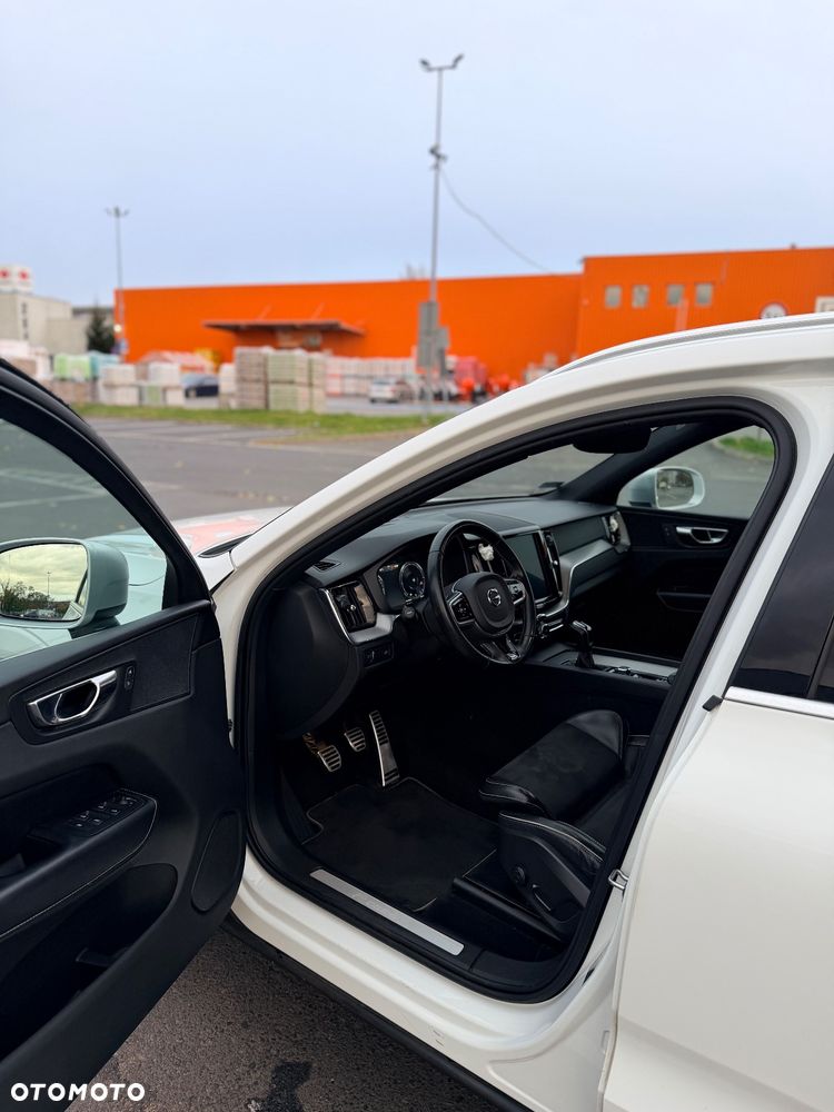 Volvo XC 60 D3 R-Design - 33