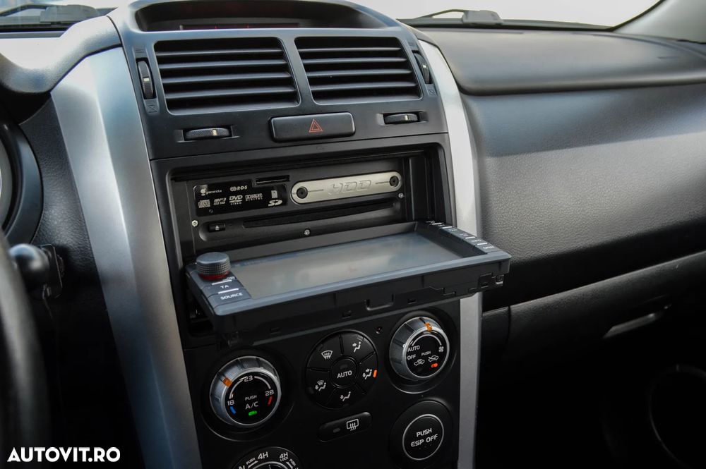 Suzuki Grand Vitara 1.9 DDiS Comfort DPF - 18