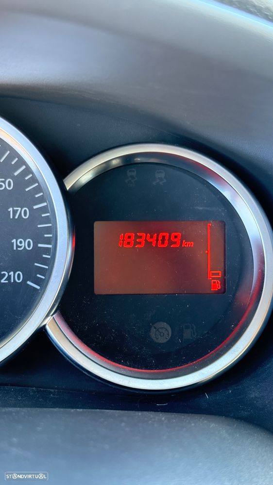 Dacia Logan MCV 1.5 dCi Stepway - 14