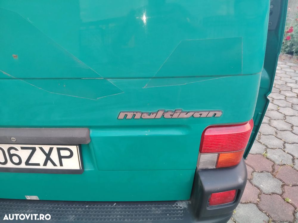 Volkswagen Multivan - 10