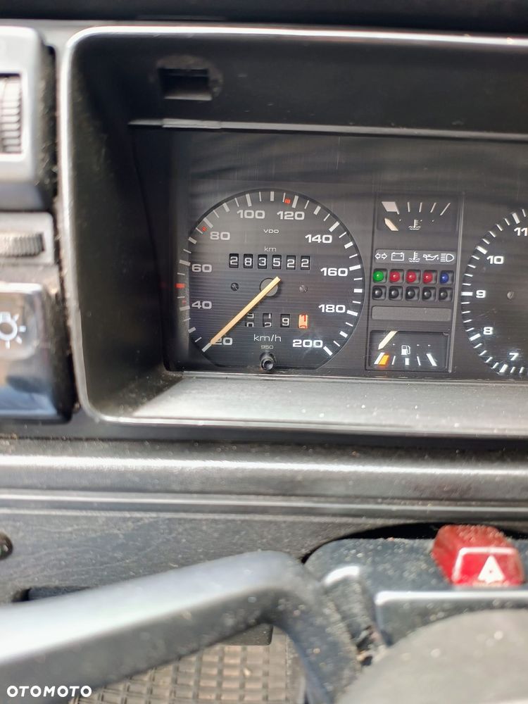 Volkswagen Golf - 10