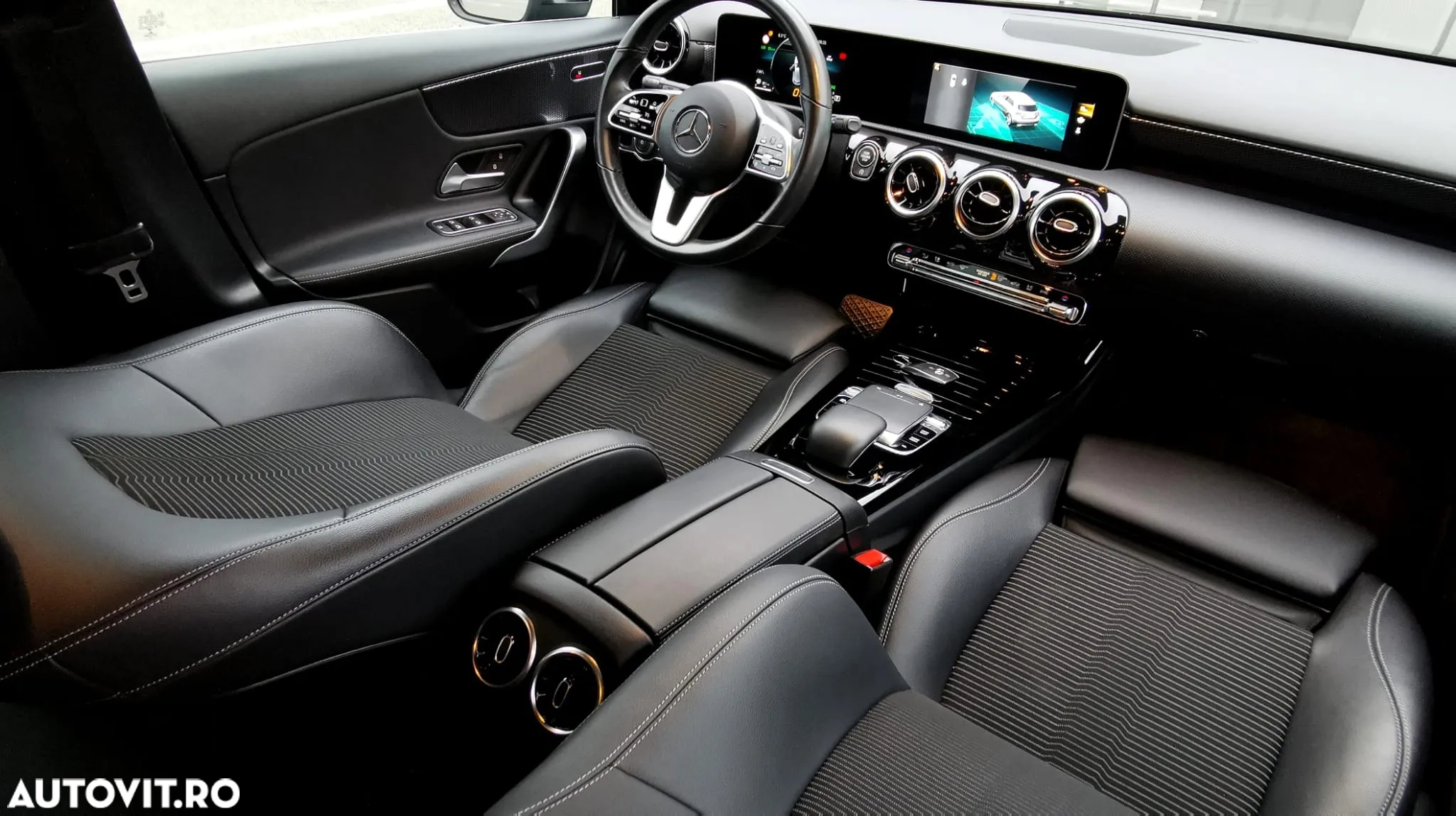 Mercedes-Benz A 200 Sedan 4MATIC Aut. - 13