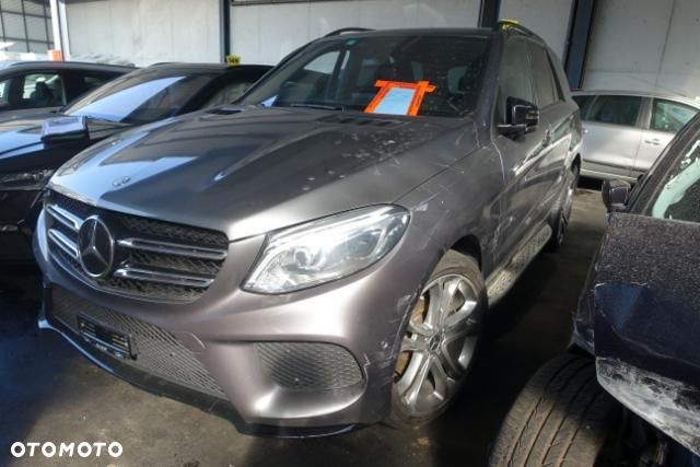 Mercedes-Benz GLE - 1