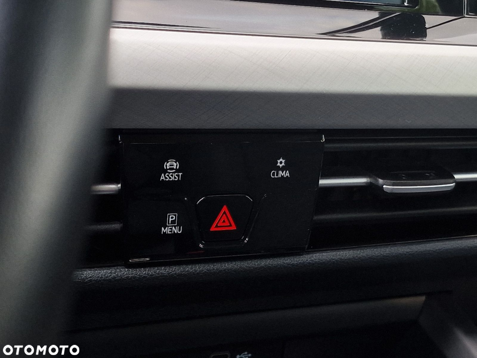 Volkswagen Golf - 24