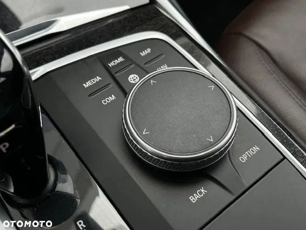 BMW Seria 3 320d Luxury Line - 24