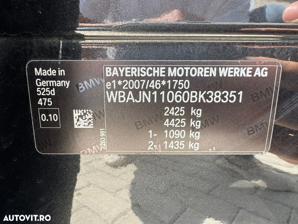 BMW Seria 5 525d AT - 24