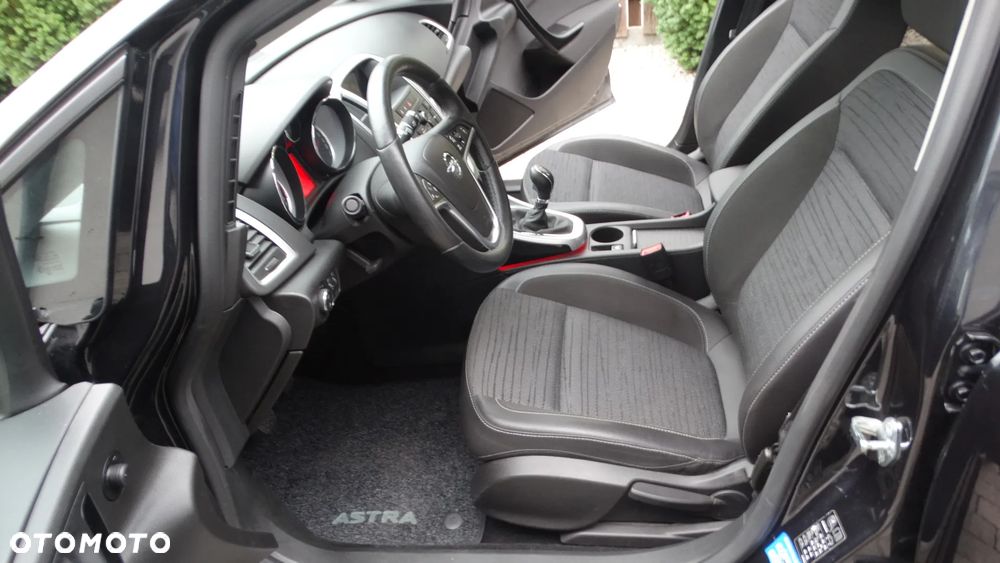 Opel Astra 1.4 Turbo Innovation - 11
