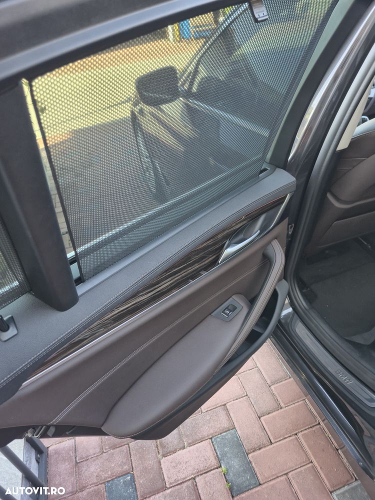 BMW 5 Series 2020 — imagine 13