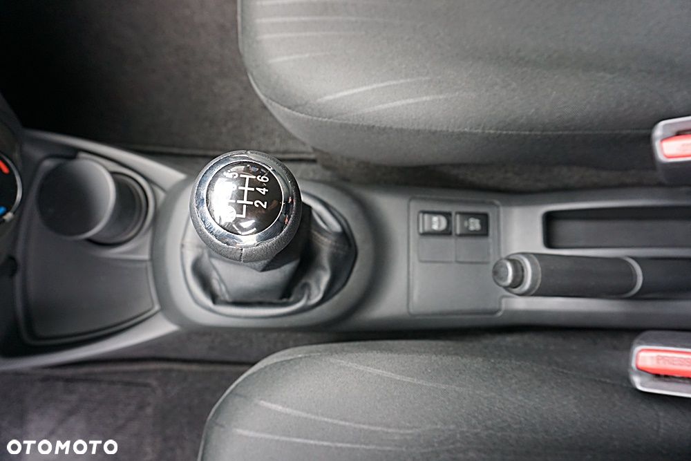 Toyota Yaris - 26