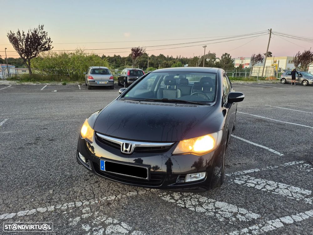 Honda Civic 1.8 ES - 3