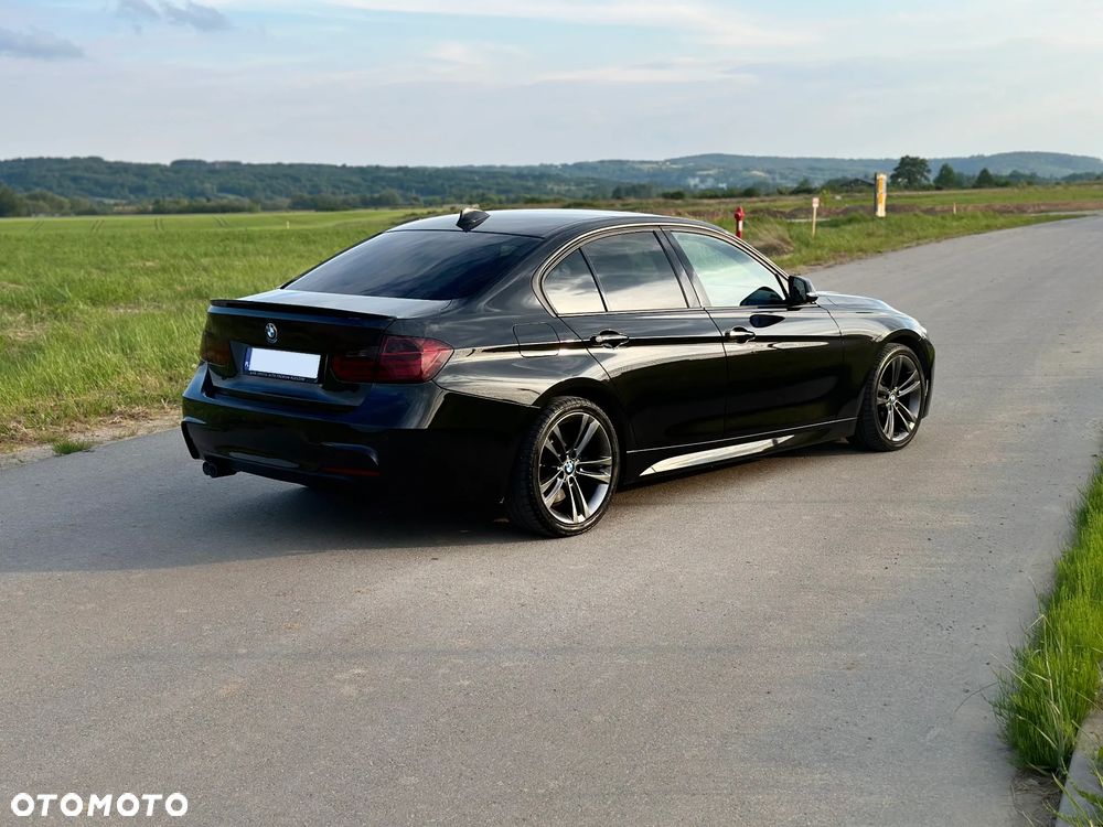 BMW Seria 3 330d M Sport - 2