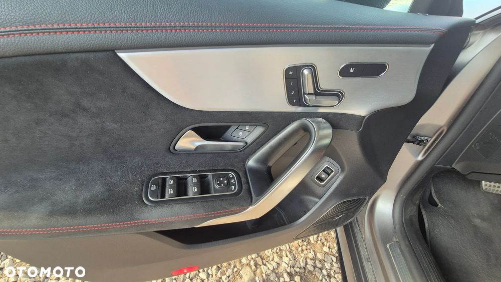 Mercedes-Benz CLA AMG 45 S 4-Matic 8G-DCT - 37