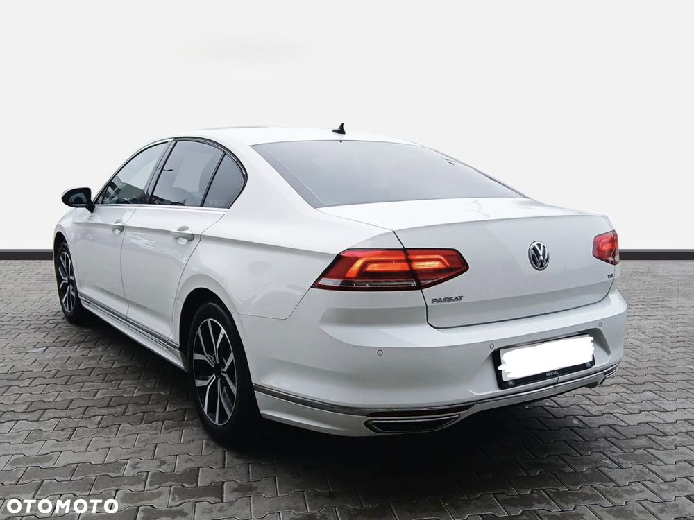 Volkswagen Passat - 4