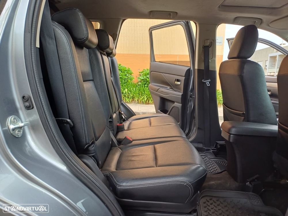Mitsubishi Outlander 2.2 DI-D Intense+ - 39